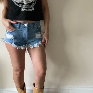 Superdown distressed cut-off shorts size 27 🍭🍭